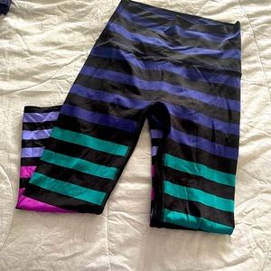 K DEER Capri Leggings